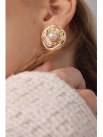 Clarisse round gold earrings with pearl detail Clarisse gold round earrings with pearl