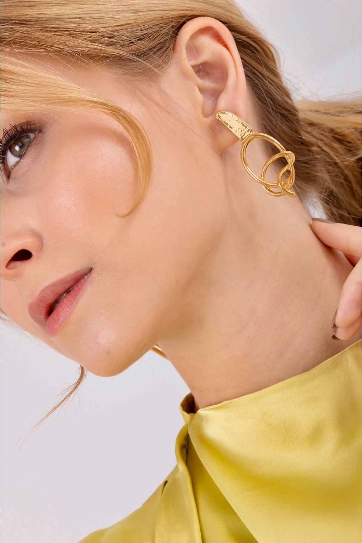 Artform Gold Earrings – Clarisse Accessories Clarisse Artform gold earrings – geometrik formlu altın küpe