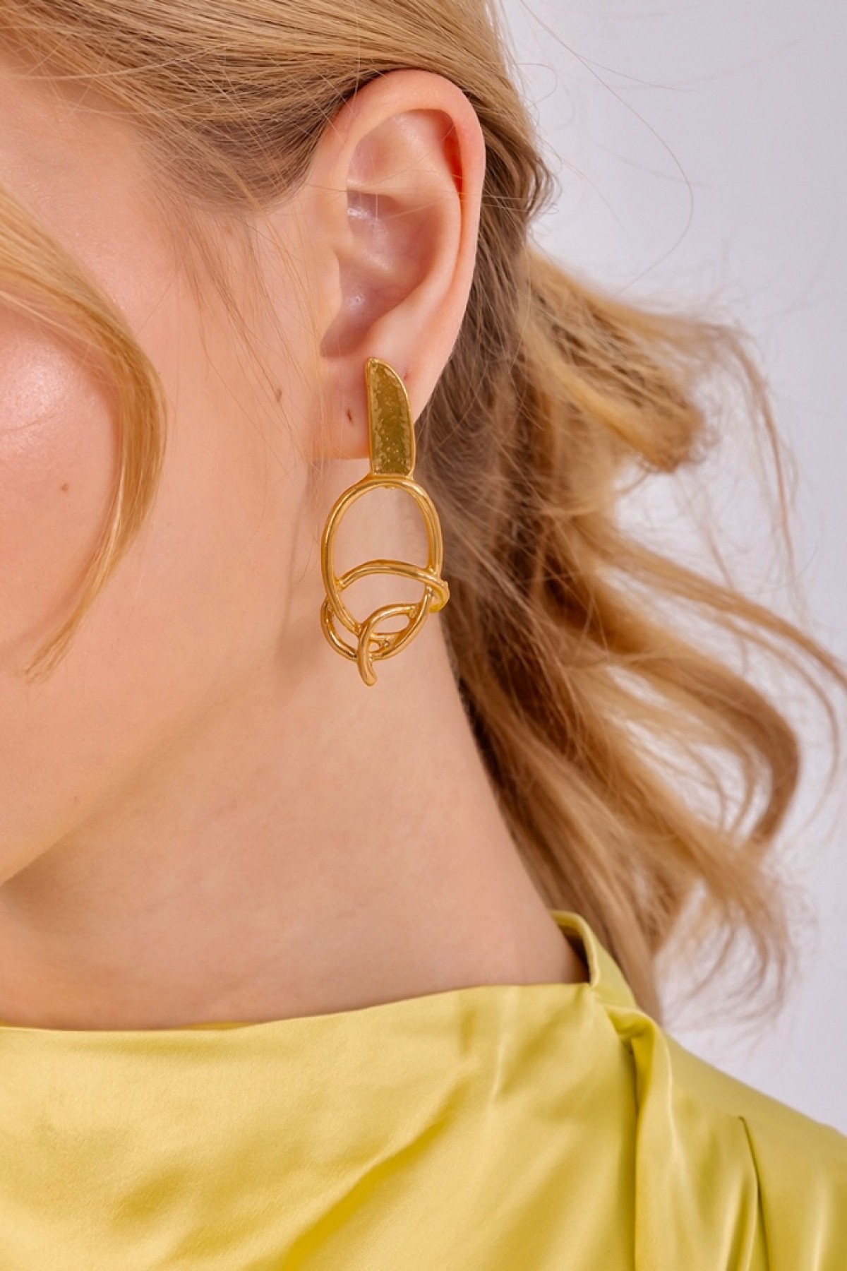 Artform Gold Earrings – Clarisse Accessories Clarisse Artform gold earrings – geometrik formlu altın küpe