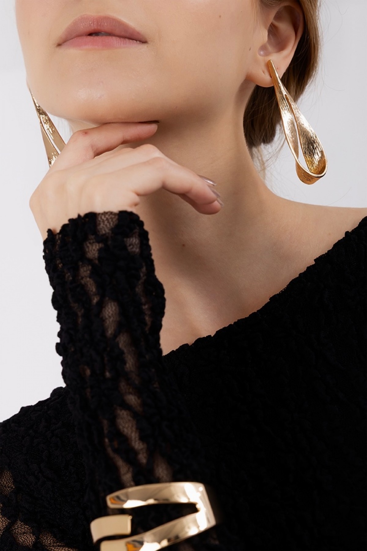 Gold Sculpted Drop Earrings