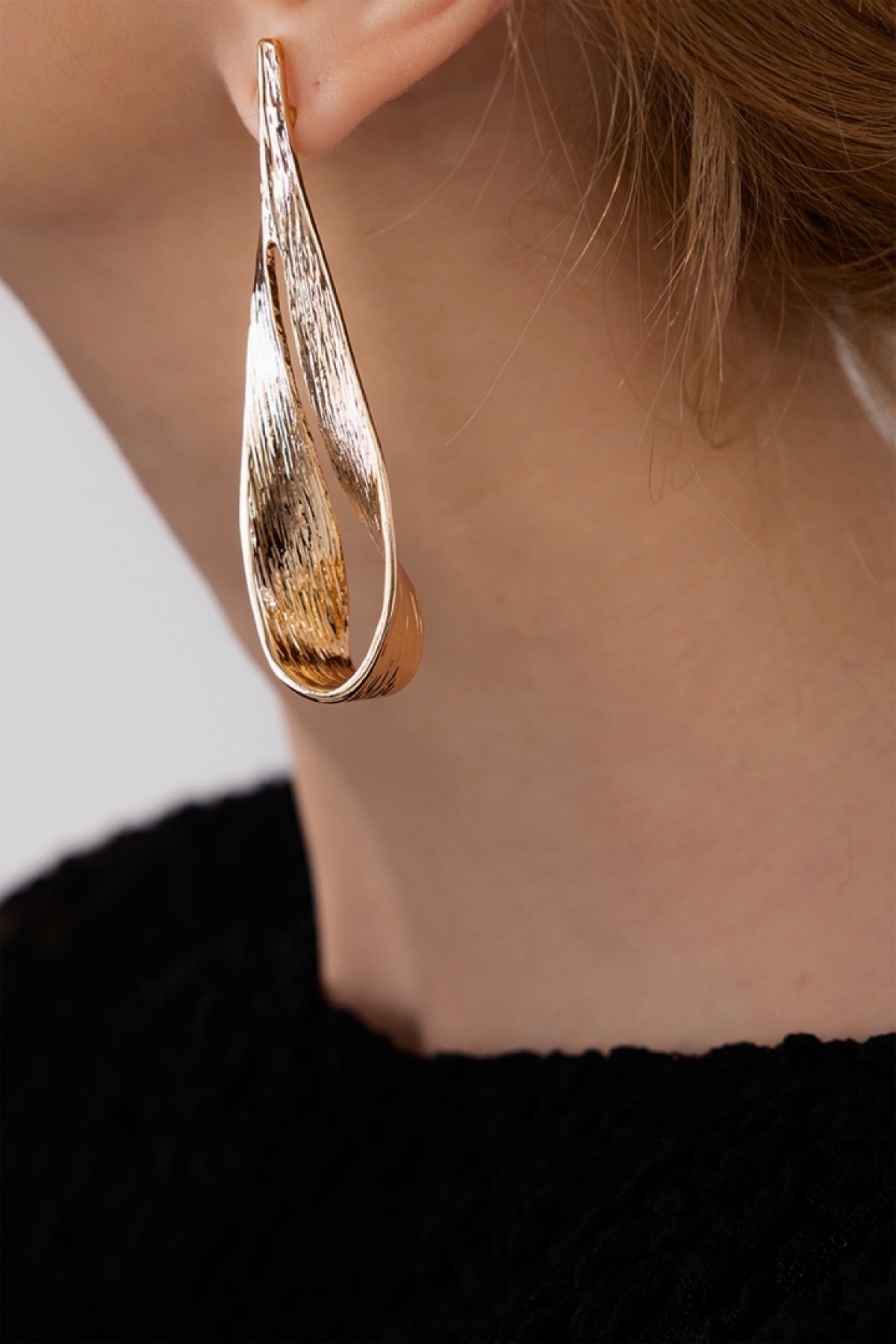 Gold Sculpted Drop Earrings