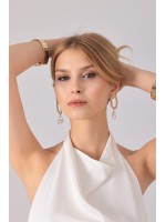 Clarisse elegant gold earrings with pearl Clarisse gold textured earrings with pearl drop
